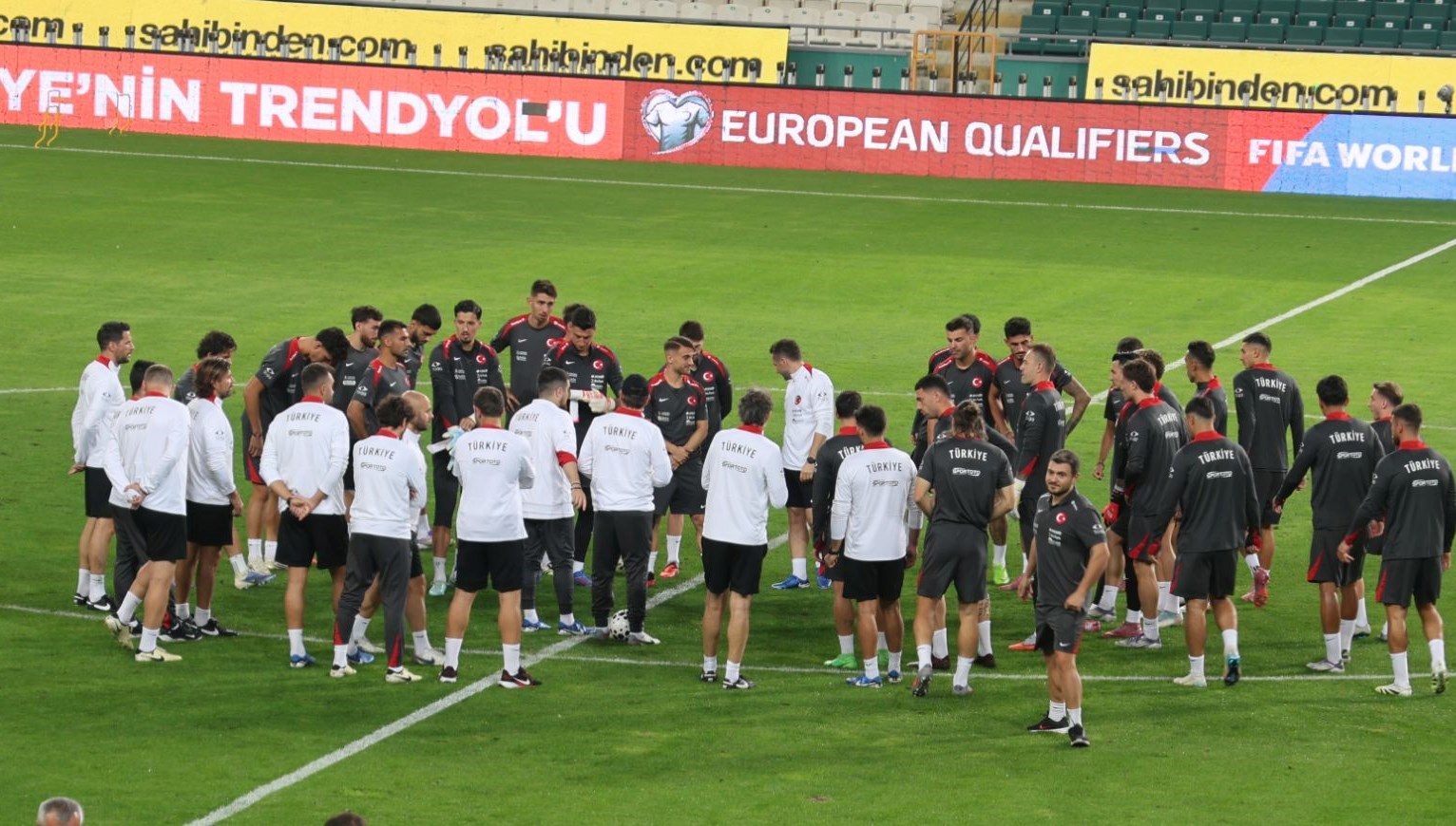 a milli futbol takimi ispanya maci oncesi son calismasini tamamladi s8bKZ8SG