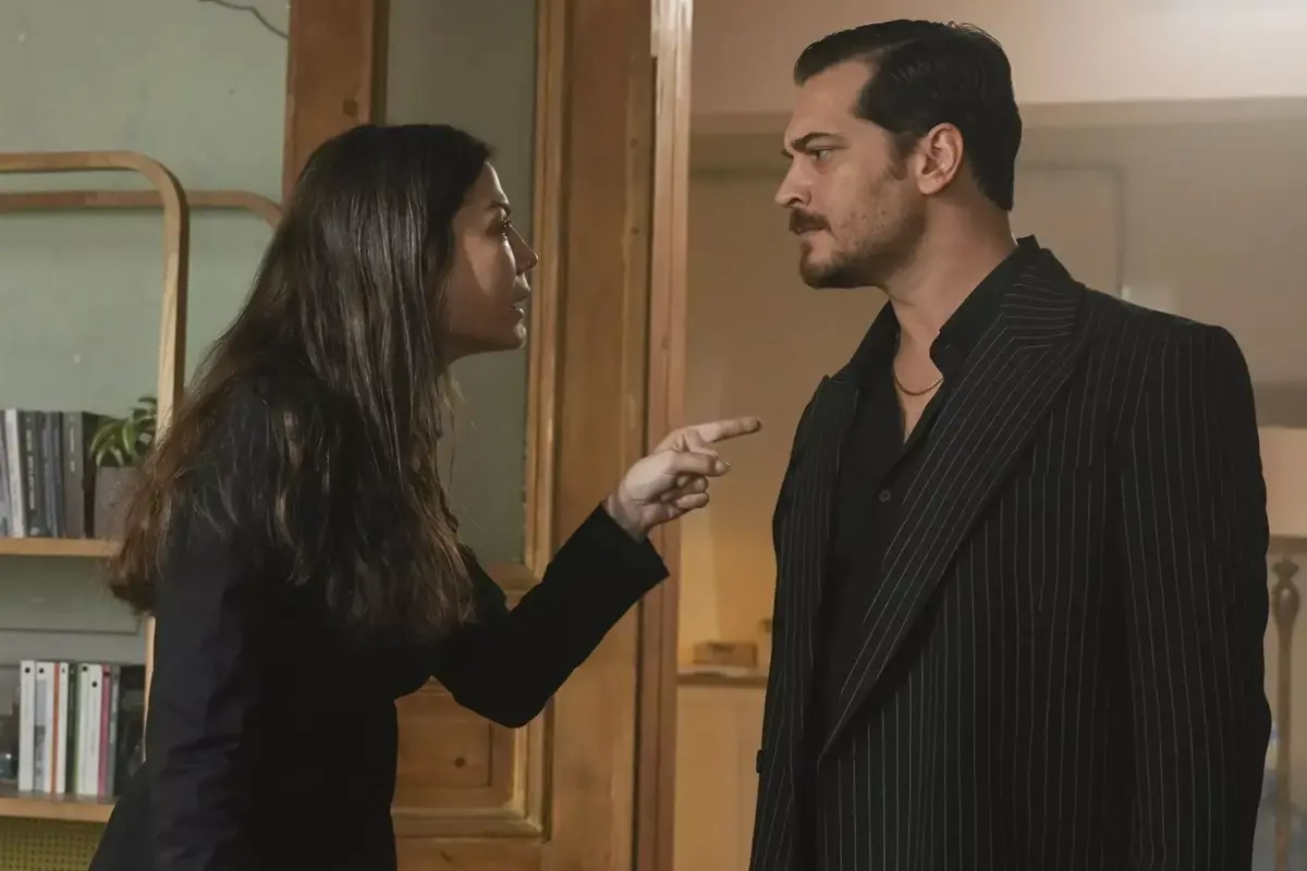 esref ruya setinde izdiham cagatay ulusoy hayranlari cekim alanina akin etti b71cpmH4