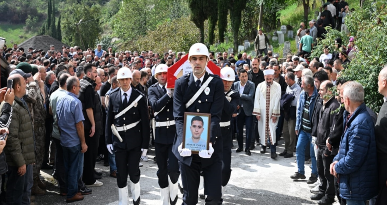 trabzonda ucuruma dusen polis memuru topraga verildi g2rcijfh