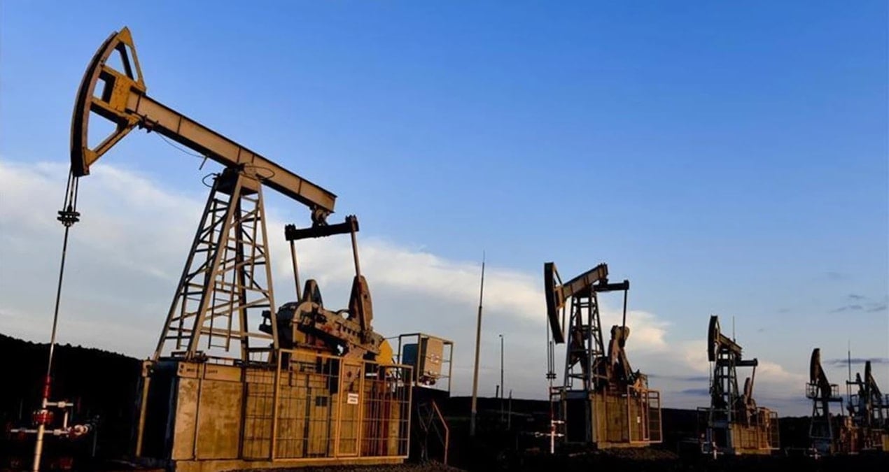 artik kendi kendimize yetiyoruz dediler benzini mazotu ithal etmeyi biraktilar 28vxgUdN.jpg