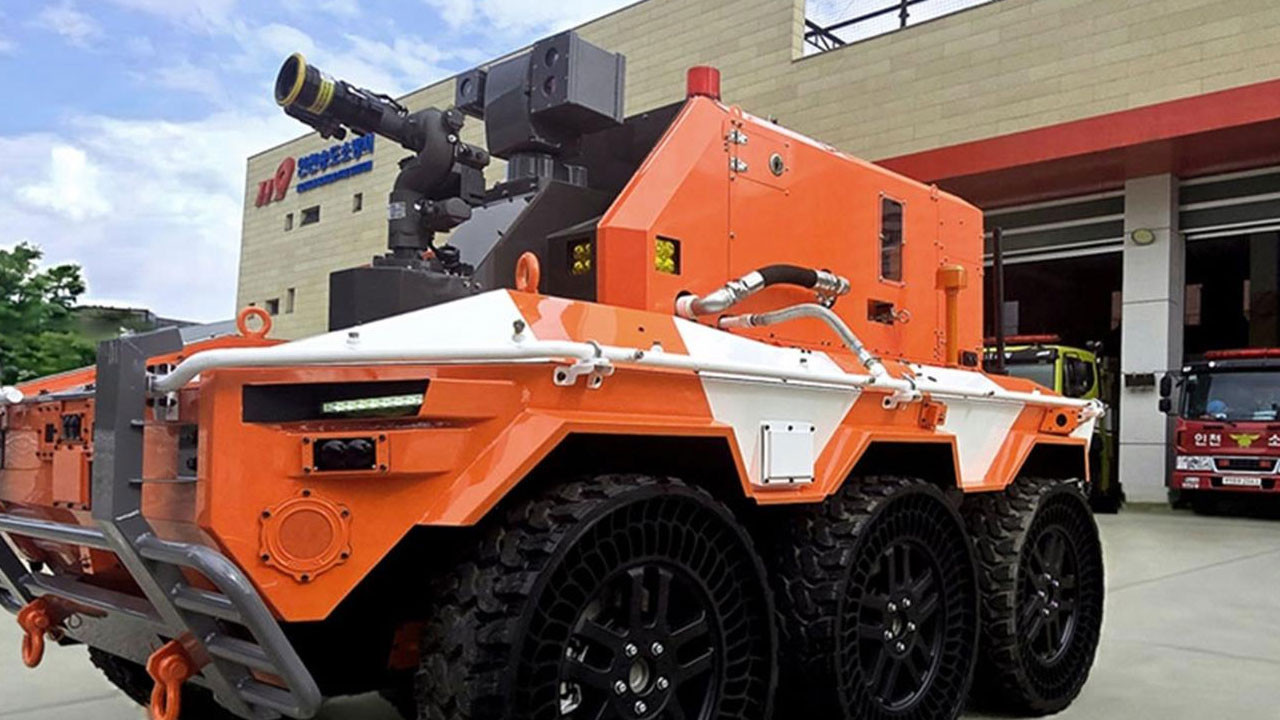 Hyundai, 800°C'ye dayanabilen insansız yangın söndürme robotunu tanıttı