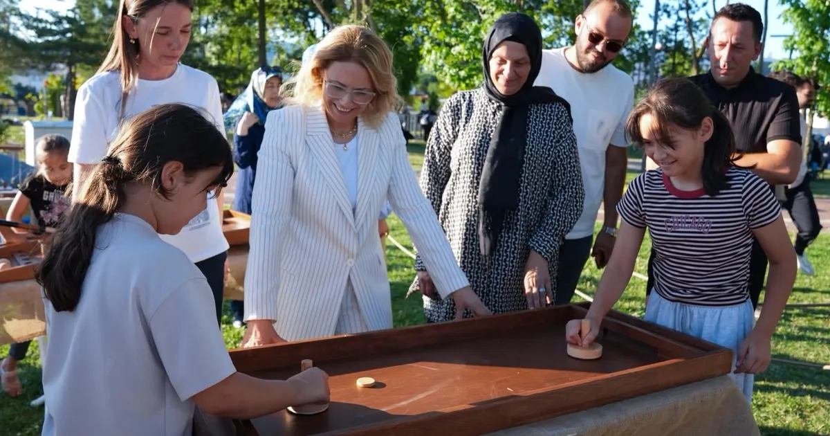 Kocaelide cocuklarin nesesi ailelerin mutlulugu ayni etkinlikte QcrKJ5NR